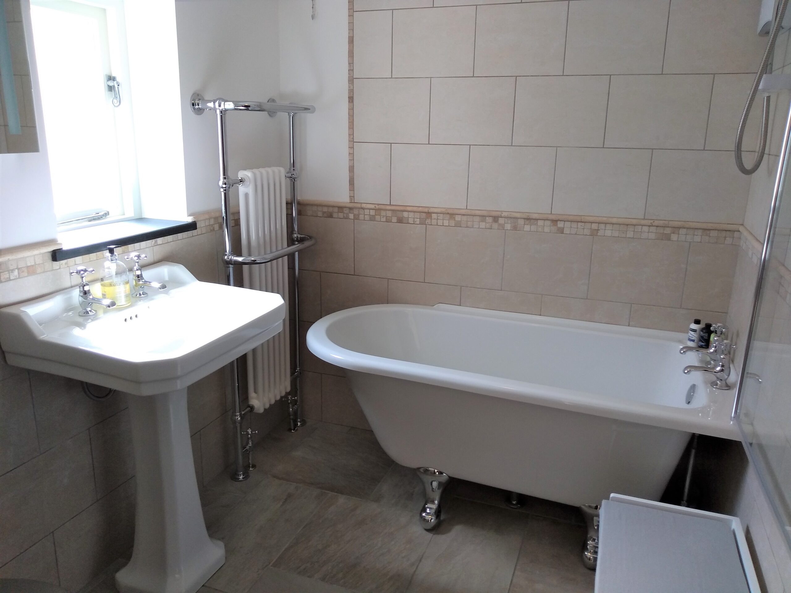 Cove Cottage - Bathroom